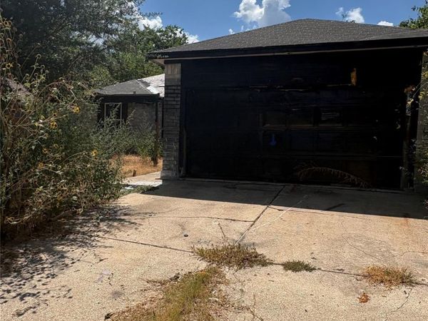 205 Barberry DR , Georgetown, TX 78626