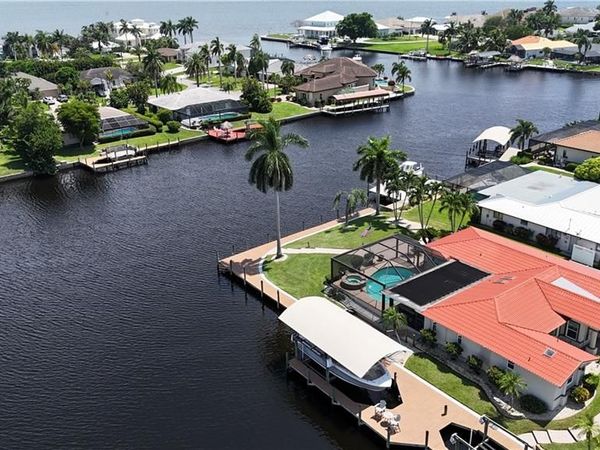 1957 SE 36th ST , CAPE CORAL, FL 33904