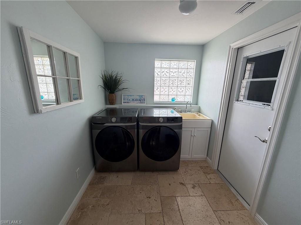 1957 SE 36th St , Cape Coral, FL 33904 Photo