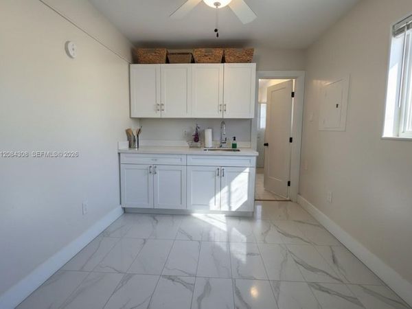 1430 N 68th Ave , Unit B, Hollywood, FL 33024
