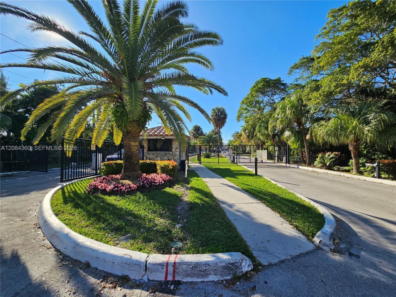 18051 Biscayne Blvd , Unit 1204, Aventura, FL 33160 Photo