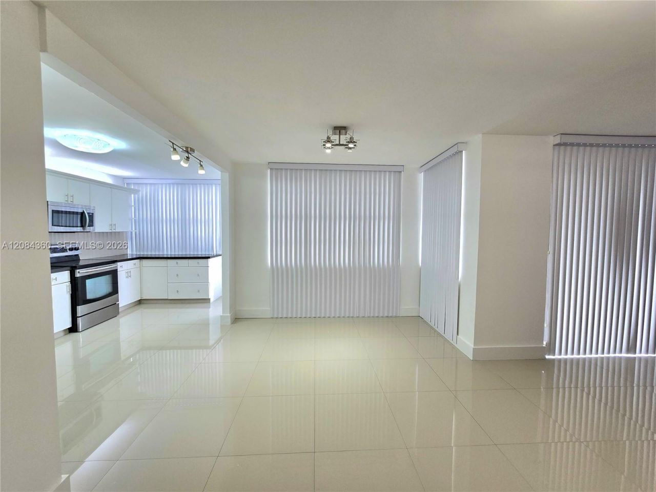 18051 Biscayne Blvd , Unit 1204, Aventura, FL 33160 Photo