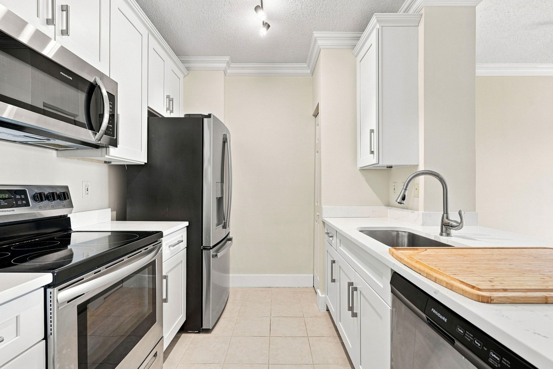780 S Sapodilla Avenue, Unit 412, West Palm Beach, FL 33401 Photo