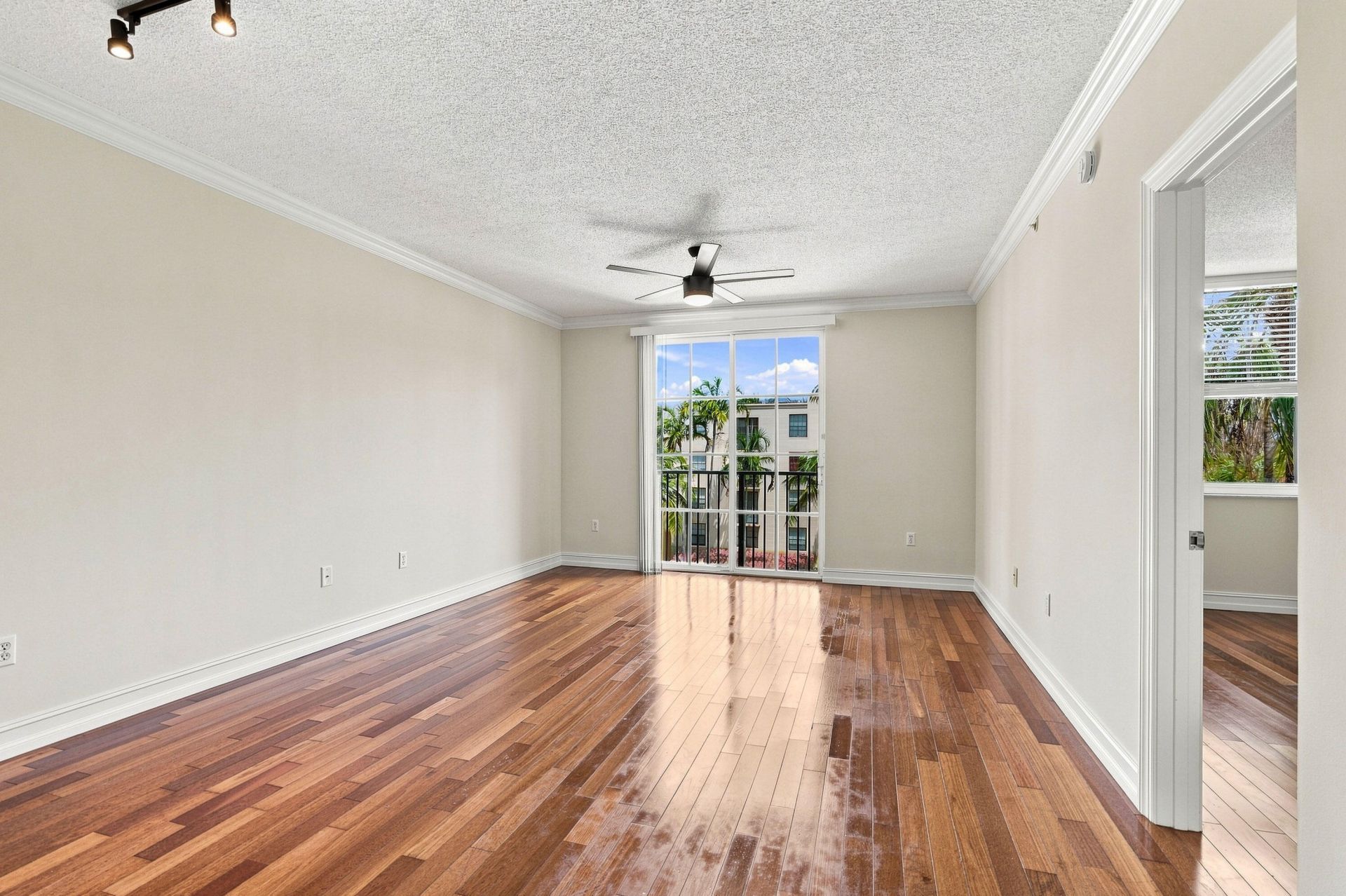 780 S Sapodilla Avenue, Unit 412, West Palm Beach, FL 33401 Photo