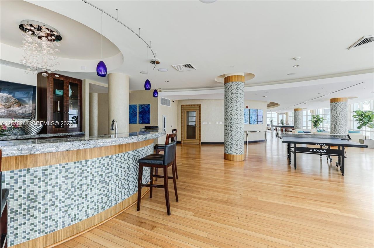 253 NE 2nd St, Unit 1007, Miami, FL 33132 Photo