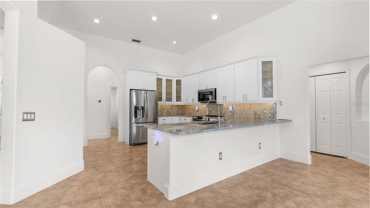5924 Cherry Oak Drive, Valrico, FL 33596 Photo