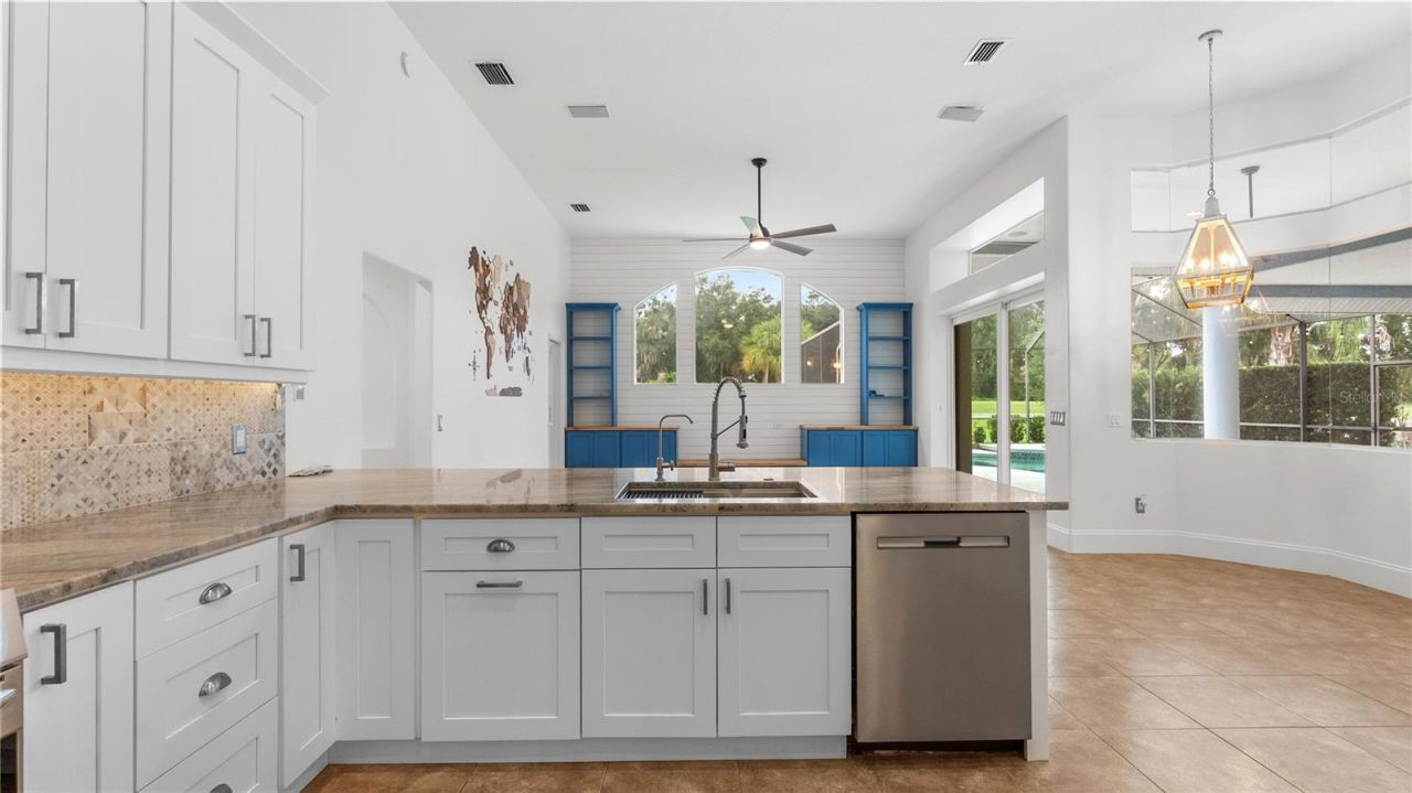 5924 Cherry Oak Drive, Valrico, FL 33596 Photo