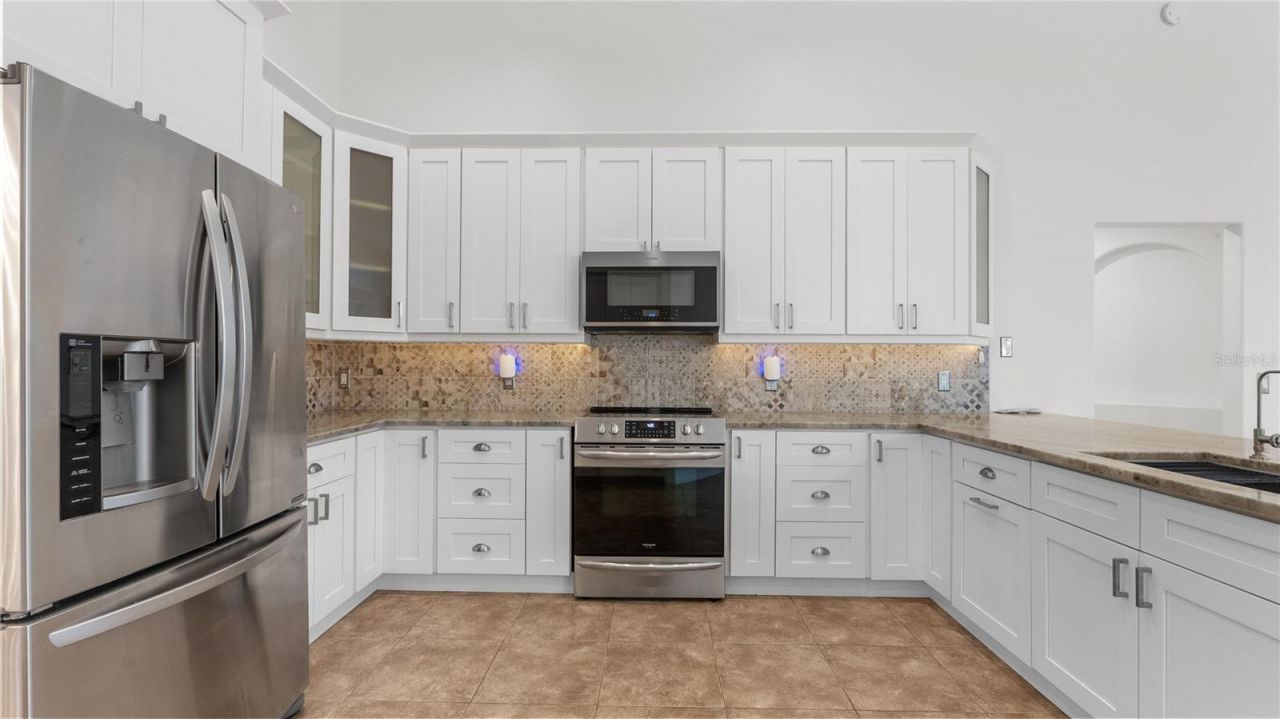 5924 Cherry Oak Drive, Valrico, FL 33596 Photo