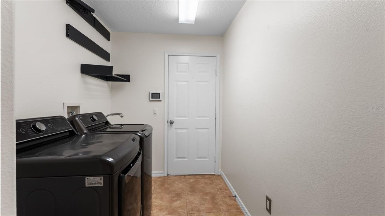 5924 Cherry Oak Drive, Valrico, FL 33596 Photo