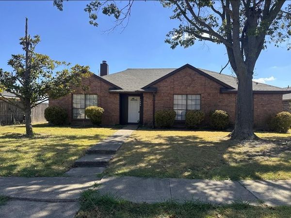 2217 Crestview Lane, Rowlett, TX 75088