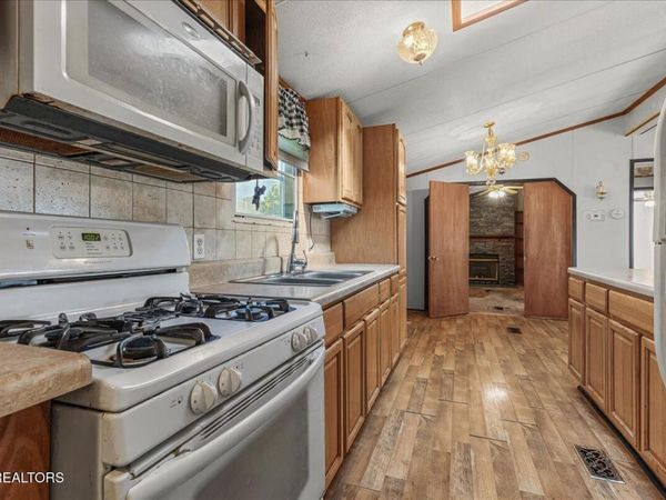 190 County Road 897 , Etowah, TN 37331