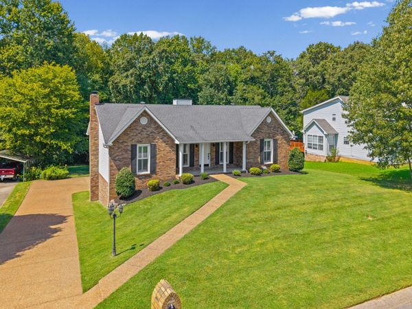 814 Burton Trl , Adams, TN 37010