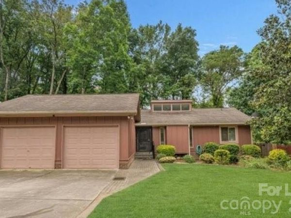 7312 Barcliff Drive , Charlotte, NC 28212
