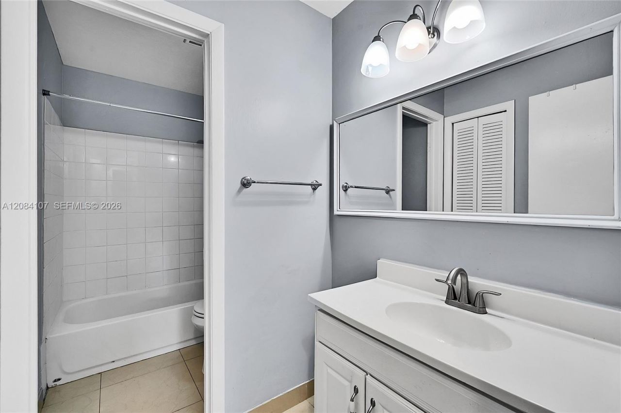 4132 NW 88th Ave , Unit 203, Coral Springs, FL 33065 Photo
