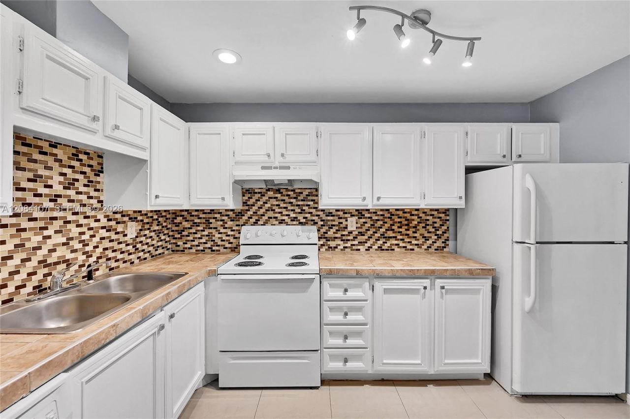 4132 NW 88th Ave , Unit 203, Coral Springs, FL 33065 Photo