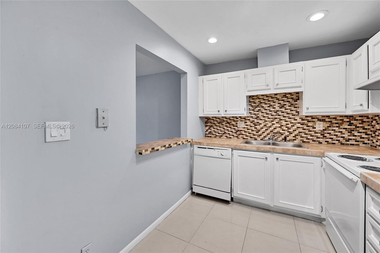 4132 NW 88th Ave , Unit 203, Coral Springs, FL 33065 Photo