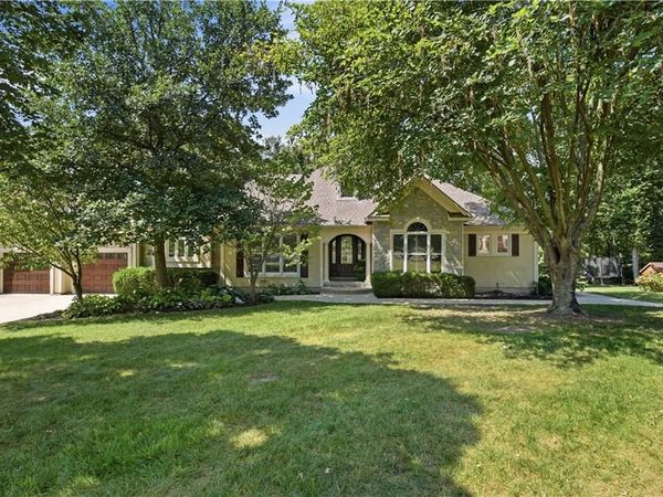 10166 W 263rd Street, Louisburg, KS 66053