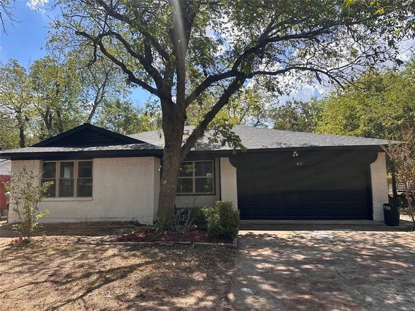819 W State Street , Terrell, TX 75160