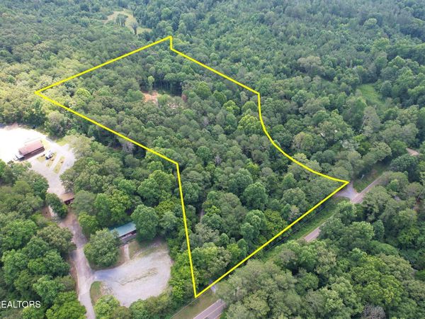 686 Welcome Valley Rd, Benton, TN 37307
