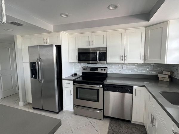 137 GOLDEN ISLES Drive, Unit 412, Hallandale Beach, FL 33009