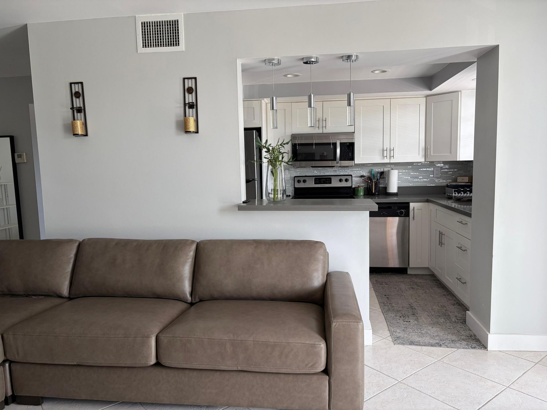 137 Golden Isles Drive, Unit 412, Hallandale Beach, FL 33009 Photo