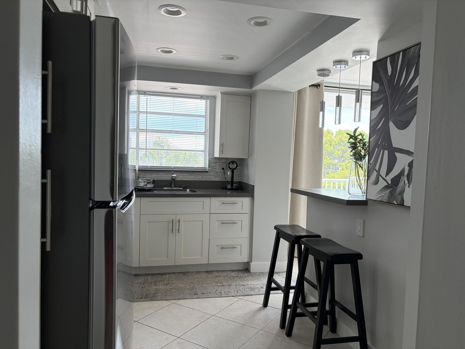 137 Golden Isles Drive, Unit 412, Hallandale Beach, FL 33009 Photo