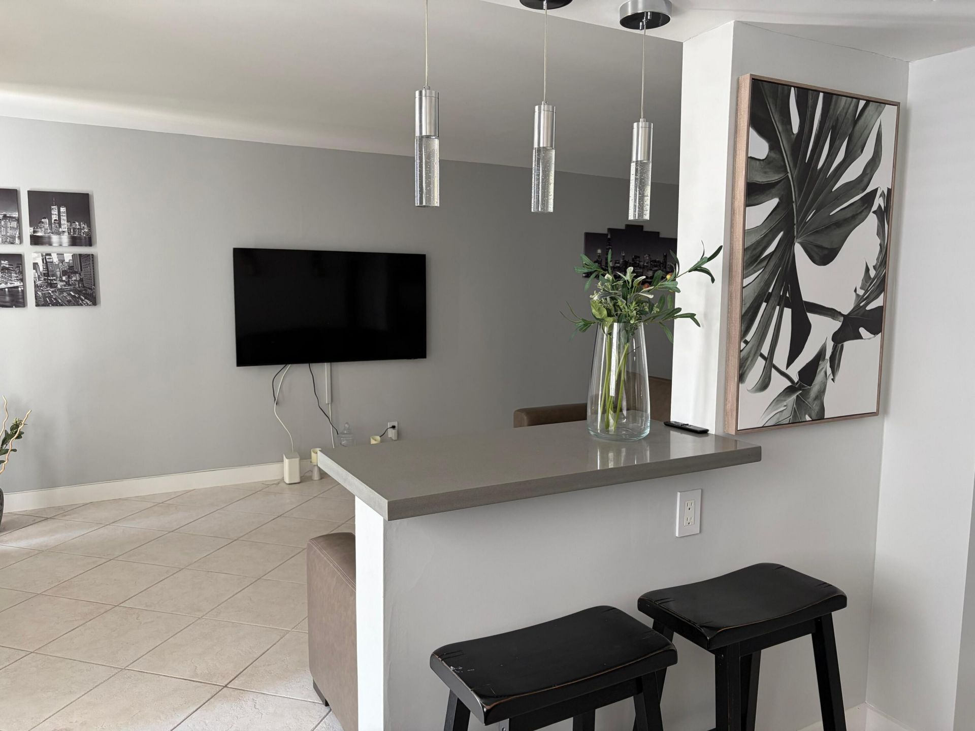 137 Golden Isles Drive, Unit 412, Hallandale Beach, FL 33009 Photo