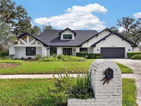 104 BARRINGTON DRIVE , BRANDON, FL 33511