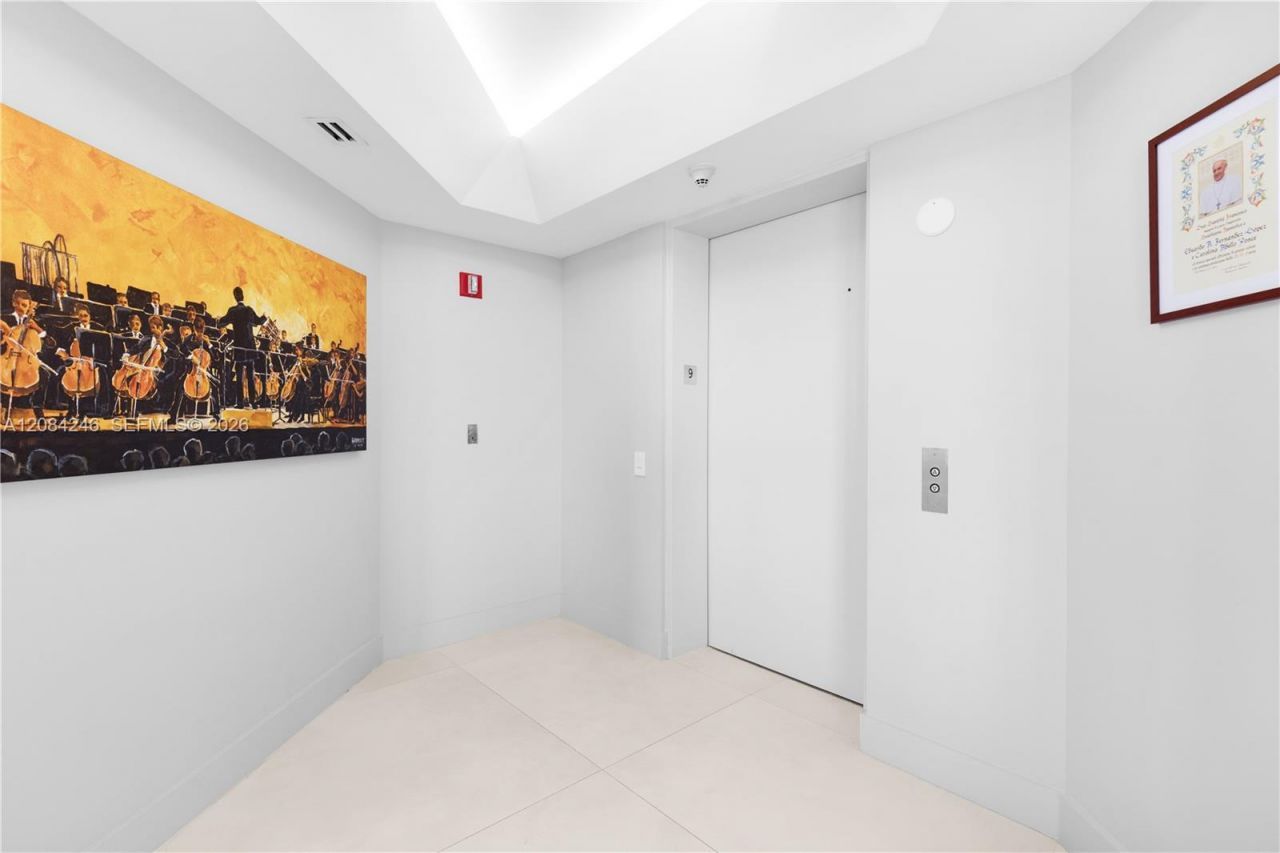 21050 Point Pl , Unit 902, Aventura, FL 33180 Photo