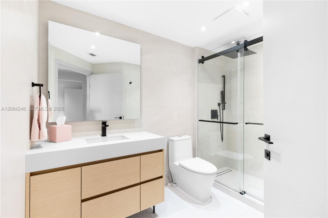 21050 Point Pl , Unit 902, Aventura, FL 33180 Photo