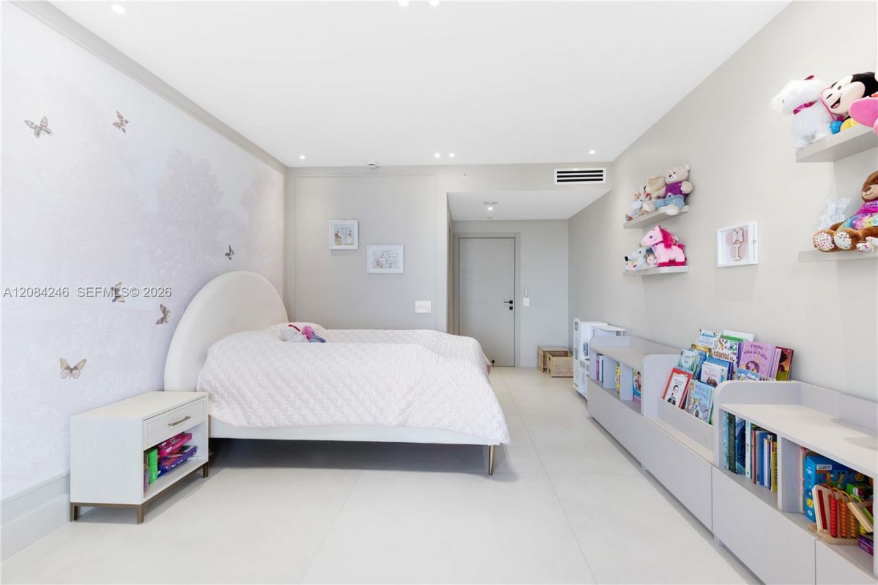 21050 Point Pl , Unit 902, Aventura, FL 33180 Photo