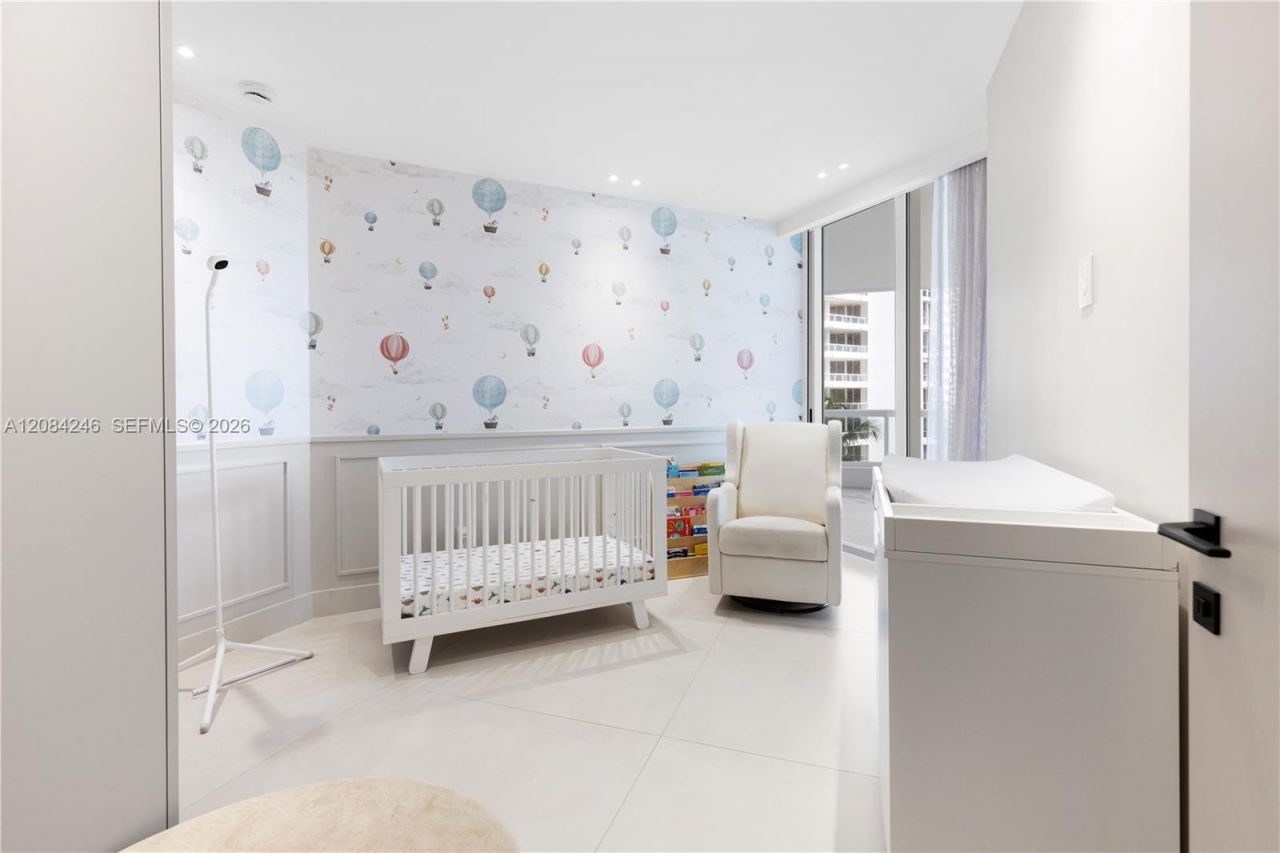 21050 Point Pl , Unit 902, Aventura, FL 33180 Photo