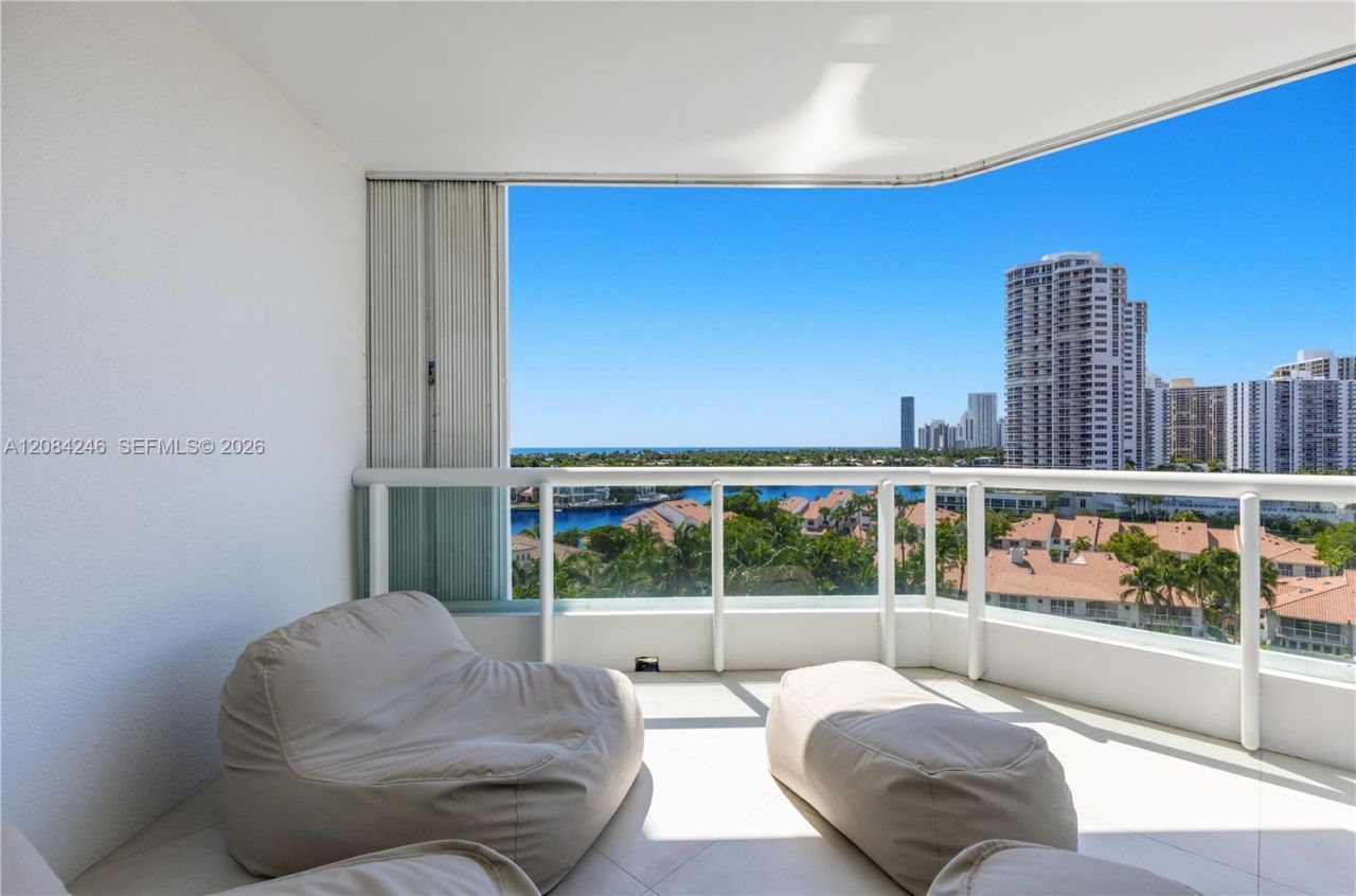 21050 Point Pl , Unit 902, Aventura, FL 33180 Photo