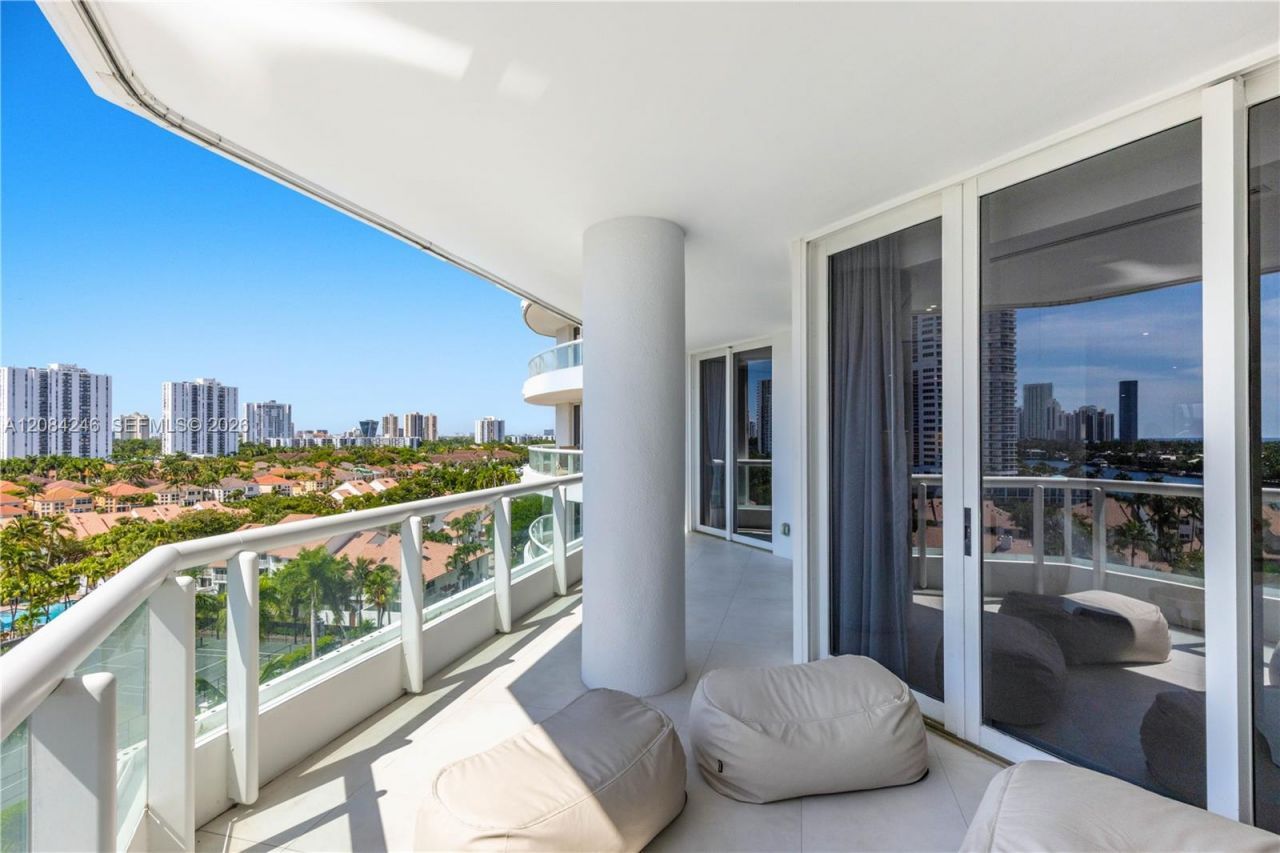 21050 Point Pl , Unit 902, Aventura, FL 33180 Photo