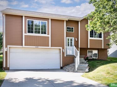 16083 Browne Street, Omaha, NE 68116