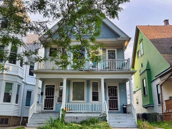 1916 E Webster PLACE, Unit 1918, 1918, Milwaukee, WI 53211
