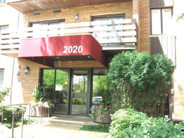 2020 Chestnut Avenue , Unit 406, Glenview, IL 60025