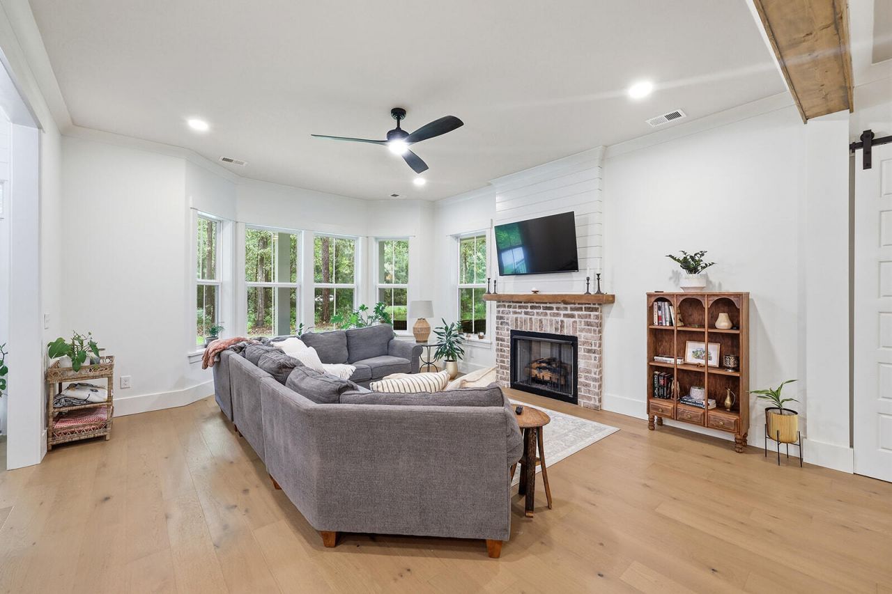 17 Blake Lane Photo 15