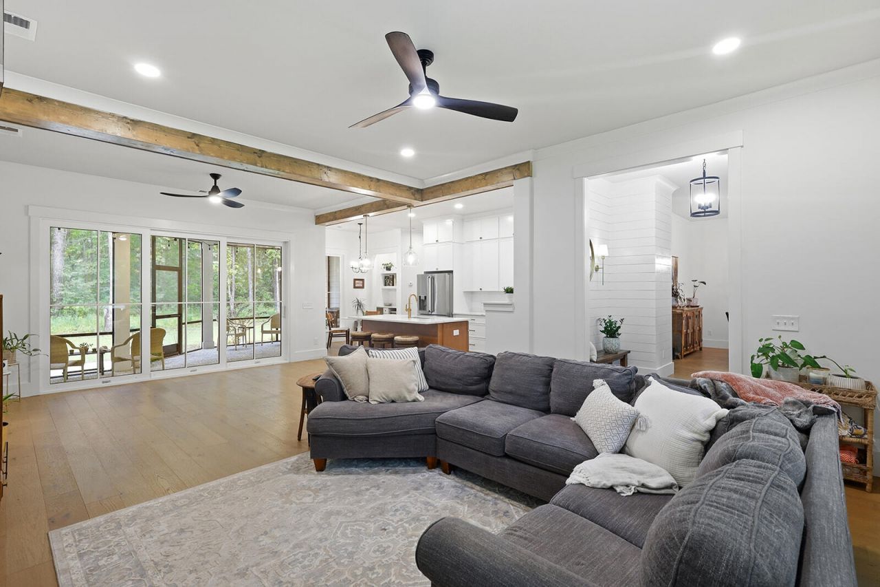 17 Blake Lane Photo 18