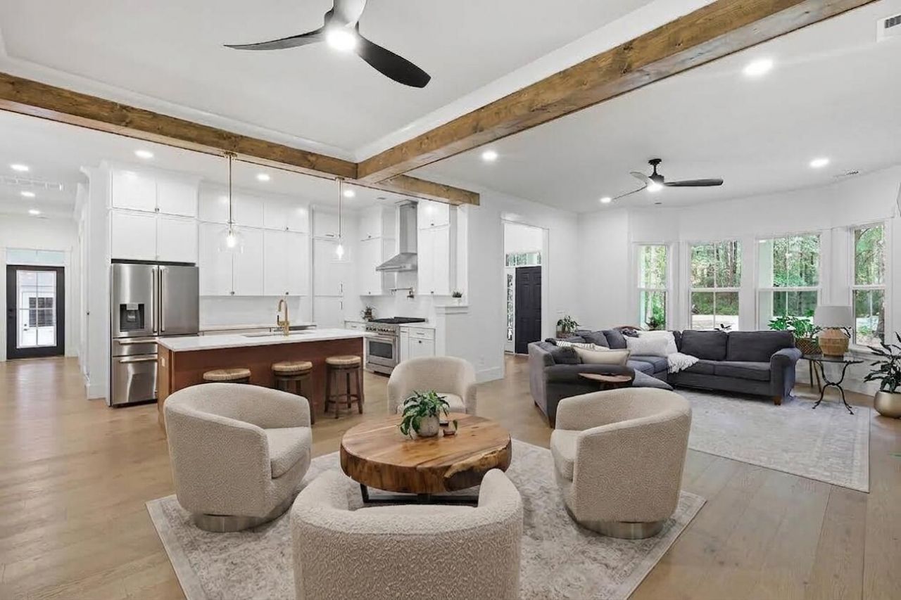 17 Blake Lane Photo 19