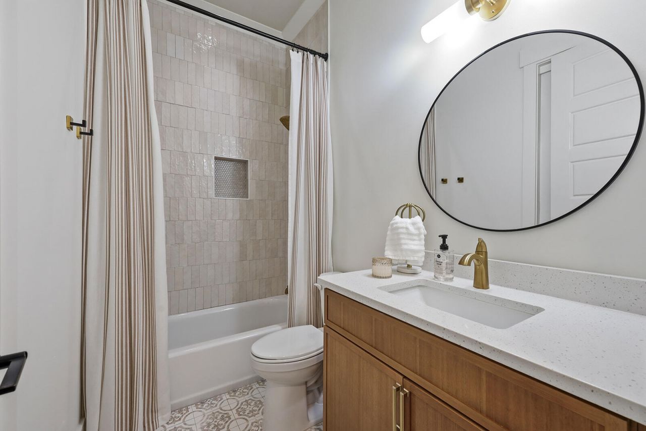17 Blake Lane Photo 40