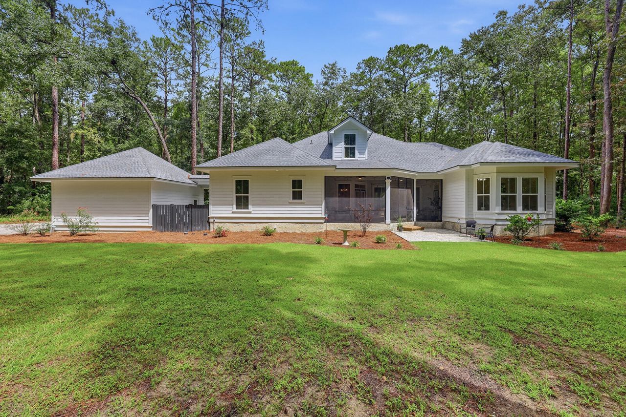 17 Blake Lane Photo 52