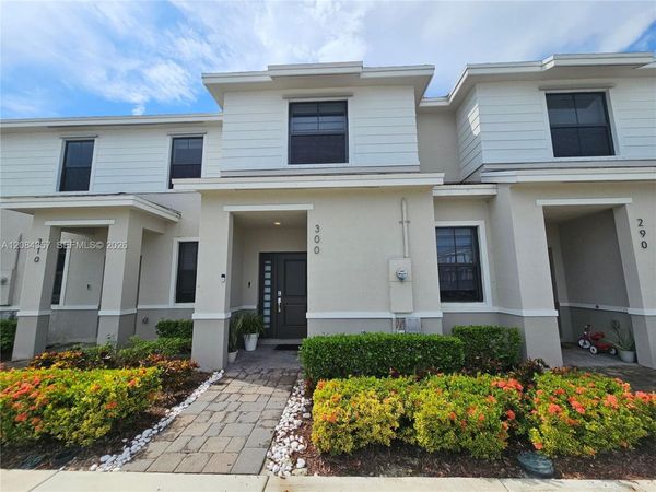 300 NE 12th St , Florida City, FL 33034