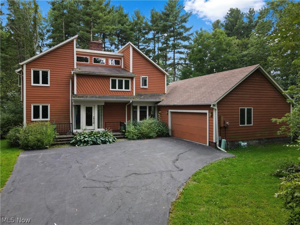 11360 Pine Acres Lane, Chesterland, OH 44026