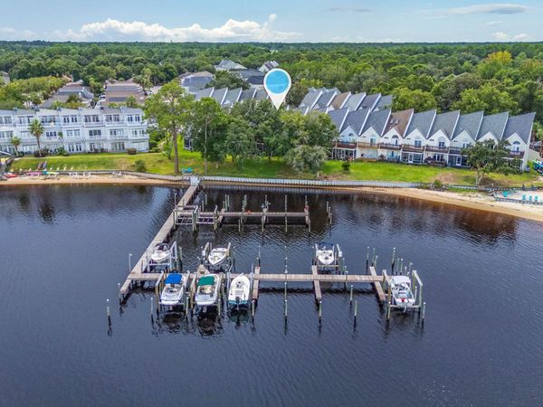 7204 Majestic Boulevard, Navarre, FL 32566