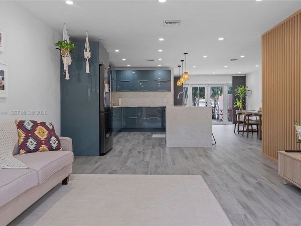 4868 Sheridan St , Unit 5, Hollywood, FL 33021
