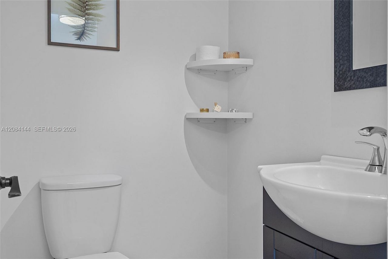 4868 Sheridan St, Unit 5, Hollywood, FL 33021 Photo