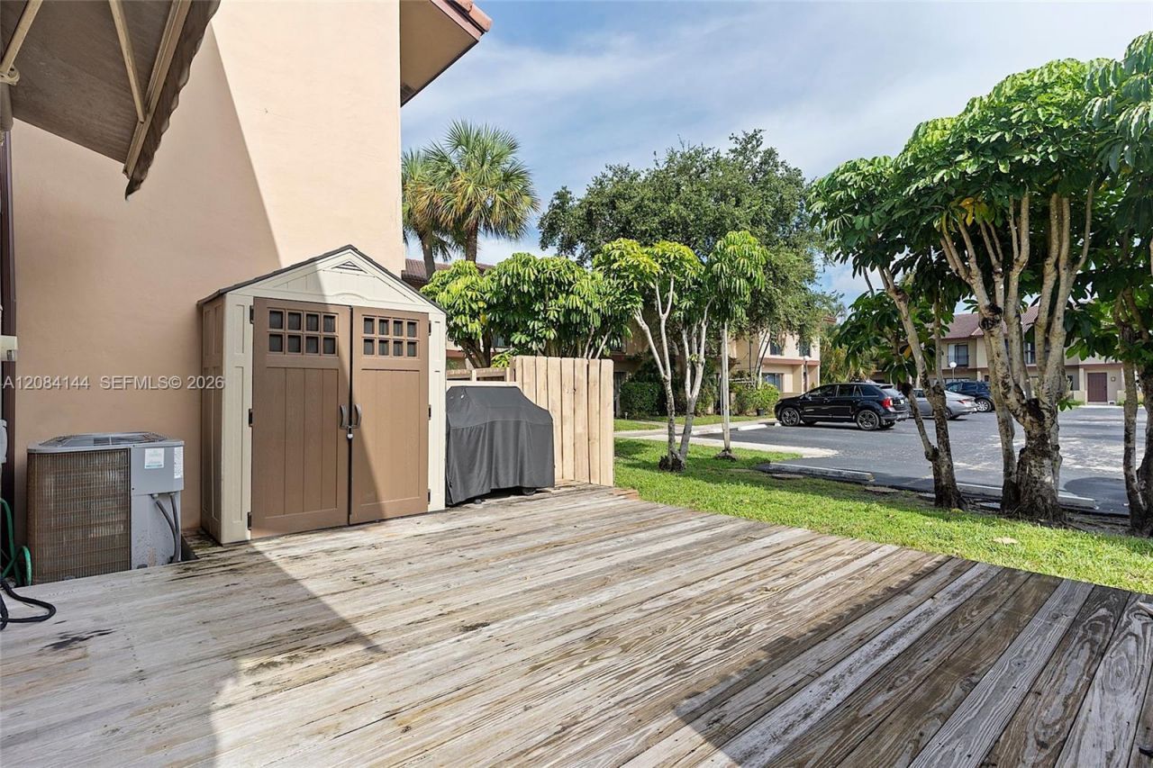 4868 Sheridan St, Unit 5, Hollywood, FL 33021 Photo