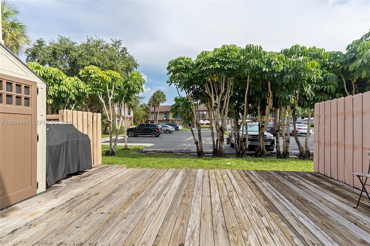 4868 Sheridan St, Unit 5, Hollywood, FL 33021 Photo