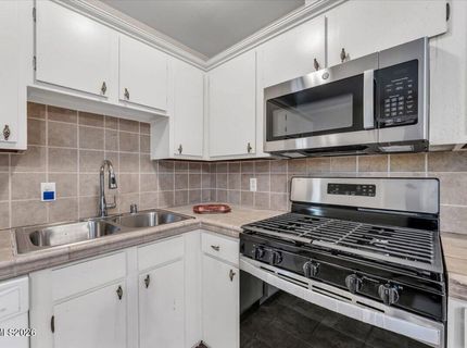 1700 Oxford Avenue, Sparks, NV 89431 Photo